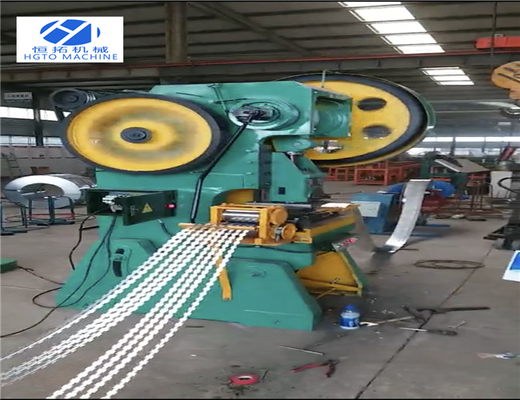 El alambre de púas acordeón de la hoja de afeitar que hacía la máquina galvanizó automático